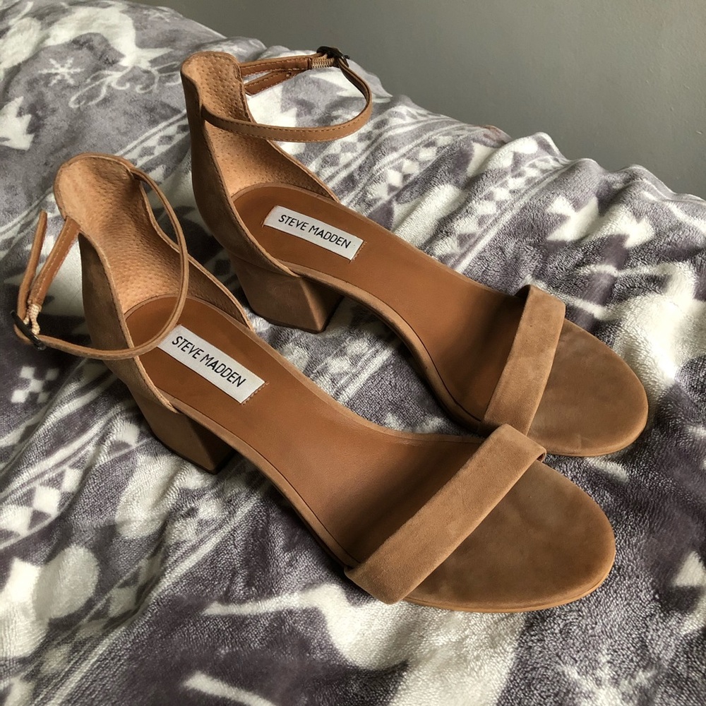 STEVE MADDEN “IRENEE” TAN NUBUCK SHOES